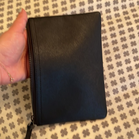 Lululemon wristlet - Picture 3 of 3